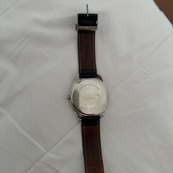 GUESS watch - Picture 2 of 2